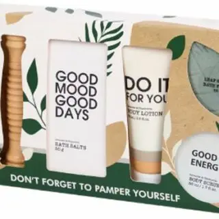 Beauty Geschenkset | Good Mood - 6-delig - Lavendel & Kamille | Badzout - Bodylotion - Scrub - Bruistablet - Massagestick - Douchegel | Verwencadeau Beauty - Cadeauverpakking