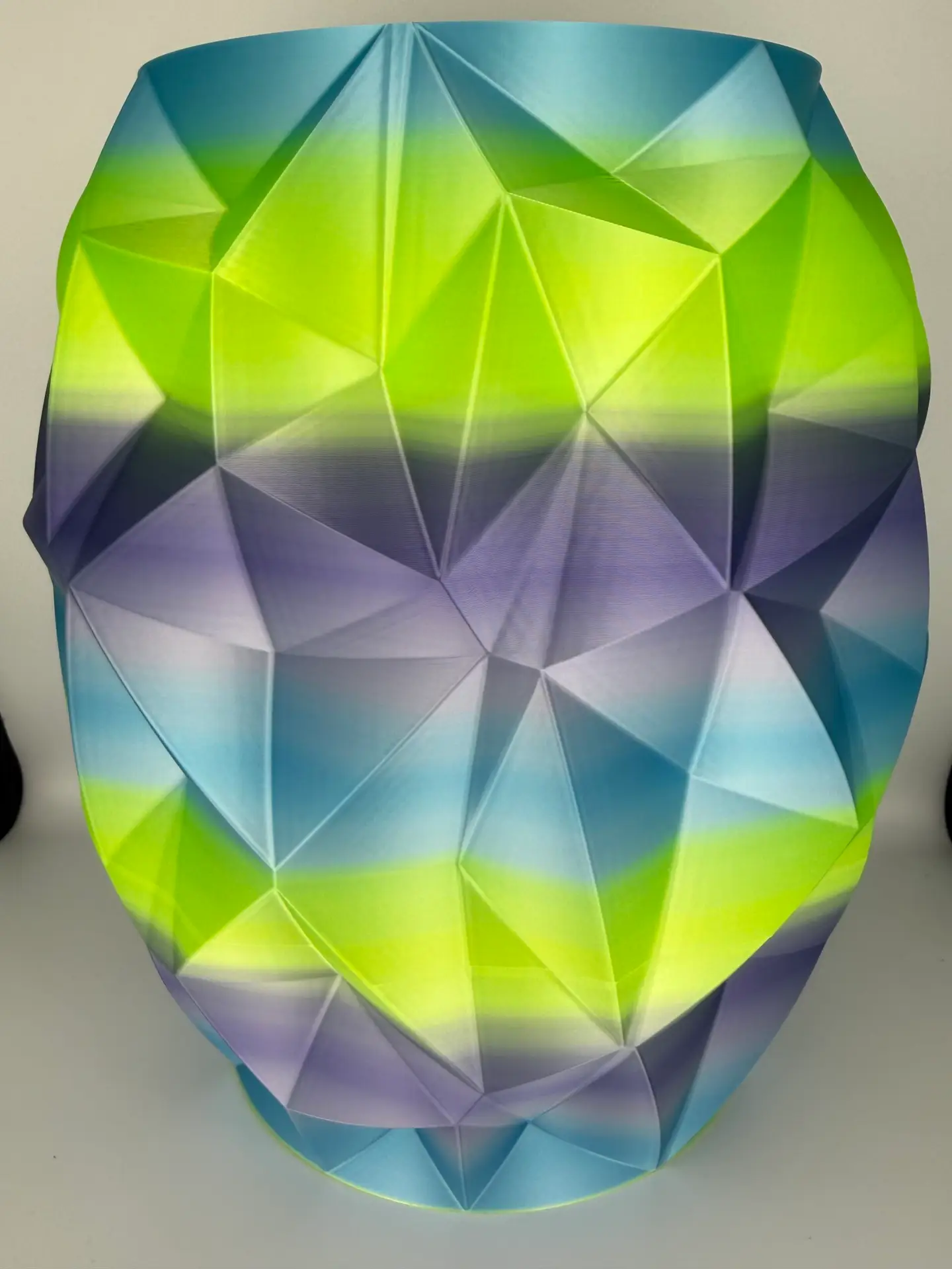 Vaas - Voronoi - Blauw/Groen/Paars – Moderne Designvaas met Geometrisch Reliëf